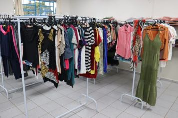 Conheça o bazar de roupas, sapatos e acessórios do Fundo Social de Cerquilho