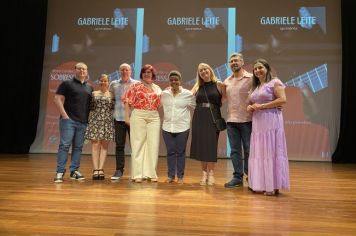 Gabriele Leite encanta o público em recital solidário no Teatro Municipal