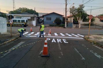 Prefeitura realiza revitalização da pintura da sinalização viária nas ruas de Cerquilho