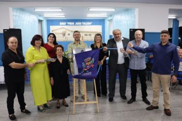Em noite de homenagens, Prefeitura entrega revitalização da Escola João Toledo 