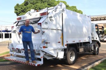 Prefeitura de Cerquilho compra mais um caminhão para a coleta de lixo orgânico 