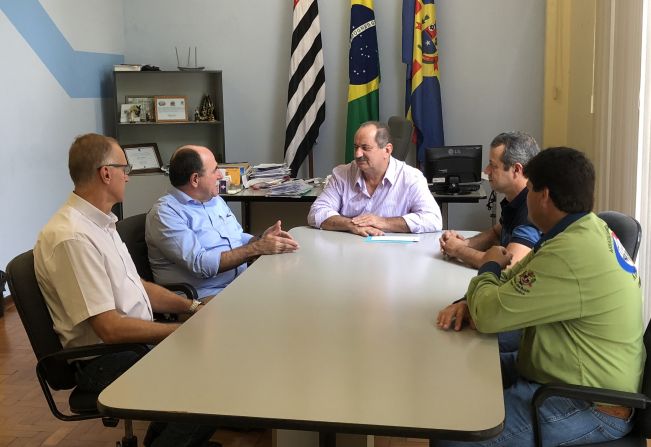 Prefeito Aldo recebe visita do Deputado Estadual João Caramez
