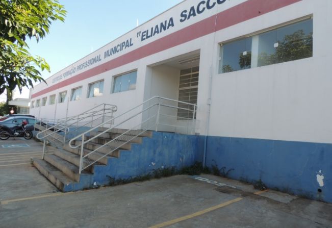 Prefeitura oferece curso de Costura em Máquina Reta