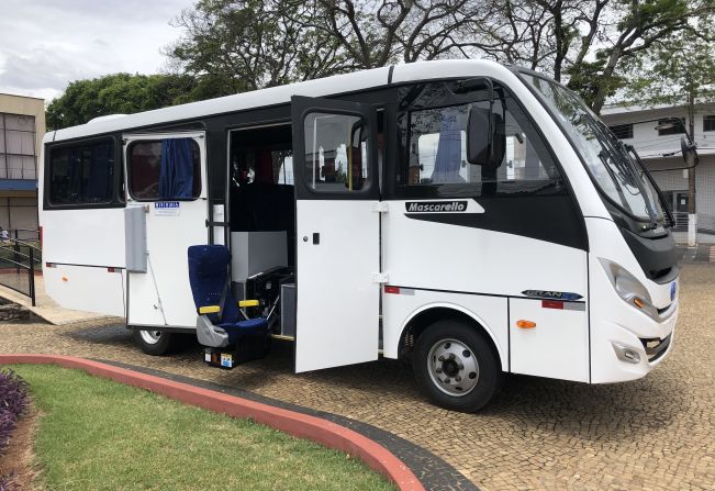 Prefeitura de Cerquilho compra novo micro-ônibus para o transporte de pacientes