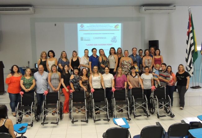 Prefeitura e Centro Médico São José entregam 14 cadeiras de rodas para a população em Cerquilho
