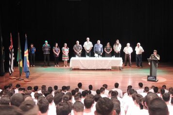 Jovens de Cerquilho participam de Solenidade de Juramento à Bandeira